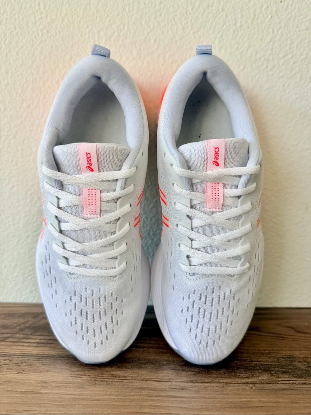 ASICS Gel-Excite 10 Women’s in White/Sunrise Red (Size: 8) EXCELLENT/WORN 2X!!
